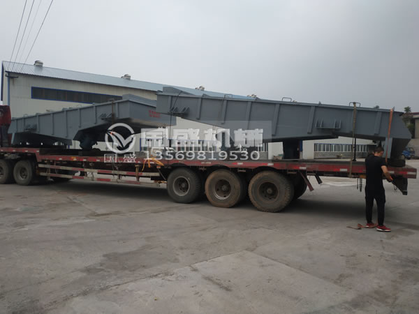 2660條沖孔板直線振動篩 2660條沖孔板直線振動篩